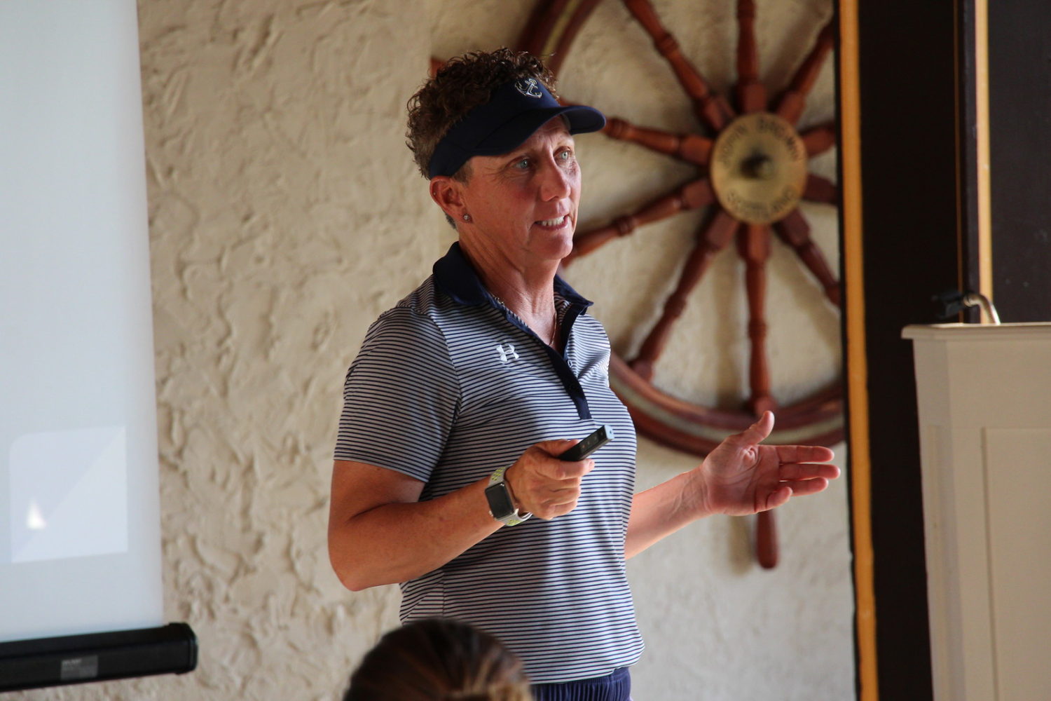 Head Softball Coach hosts seminar on the softball college recruitment