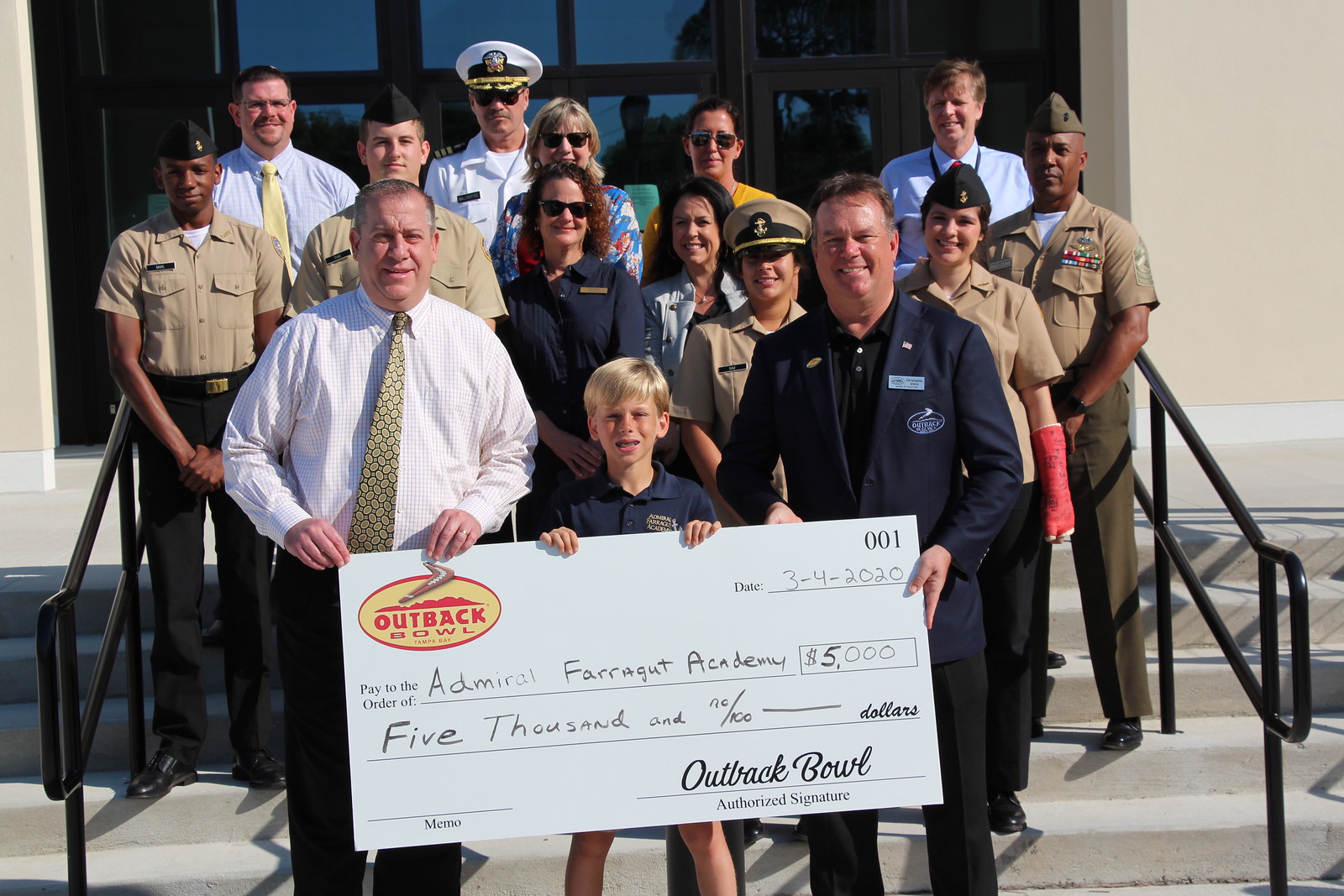 Admiral Farragut Academy awarded $5,000 by The Outback Bowl ...