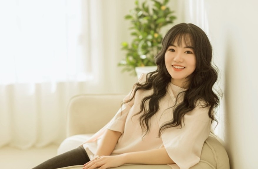Ariel Zhang ‘12 becomes a published author with her young adult fiction book